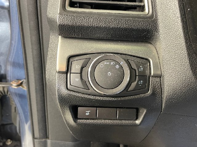Used 2018 Ford Explorer XLT w/ Equipment Group 202A AWD/4WD image 10
