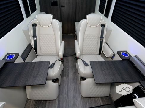Used 2025 Mercedes-Benz Sprinter 3500 image 8