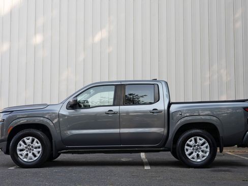 Used 2022 Nissan Frontier SV RWD image 8