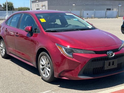 Used 2022 Toyota Corolla LE w/ LE Convenience Package FWD image 3