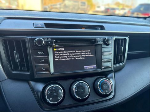 Used 2016 Toyota RAV4 LE image 28