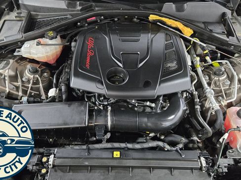 Used 2019 Alfa Romeo Giulia AWD image 40