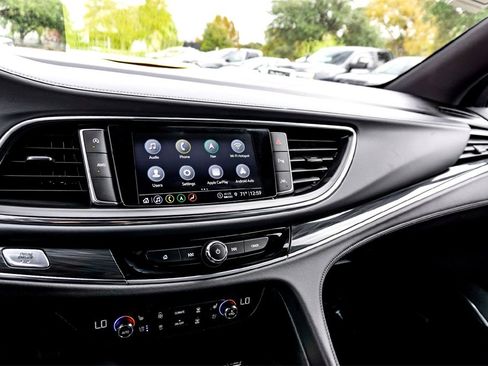 Used 2024 Buick Enclave Premium image 23