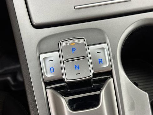 Used 2023 Hyundai Kona SE w/ Cargo Package image 14