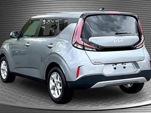 Used 2024 Kia Soul LX w/ Option Group 015 FWD image 4