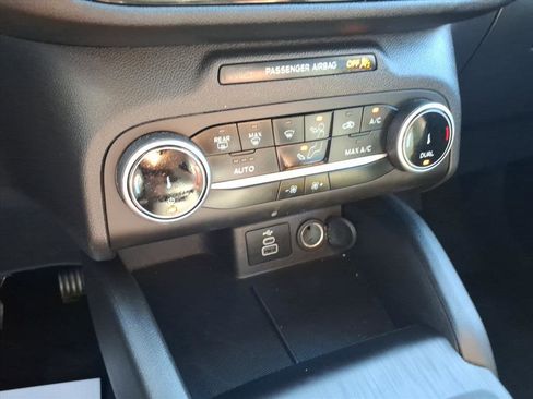 Used 2025 Ford Escape ST-Line image 18