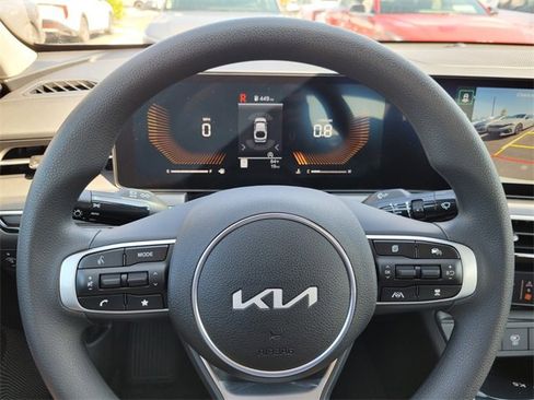 New 2025 Kia K5 LXS image 19