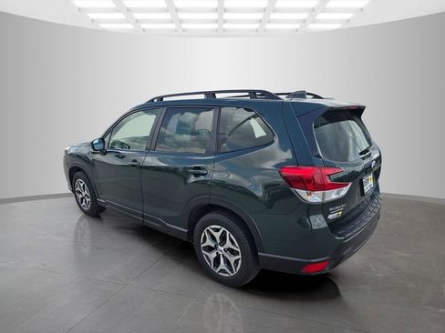 Used 2023 Subaru Forester Premium AWD/4WD image 9