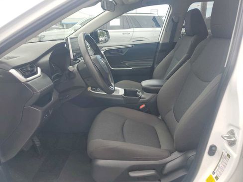 Used 2025 Toyota RAV4 LE AWD/4WD image 13