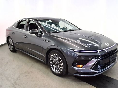 Used 2025 Hyundai Sonata SEL image 2