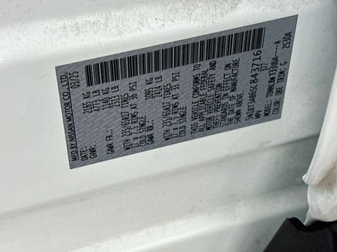 Used 2025 Nissan Rogue S AWD/4WD image 12