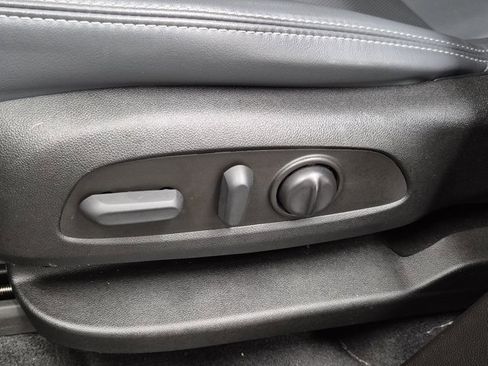 Used 2022 Buick Enclave Essence w/ Sport Touring Edition image 23