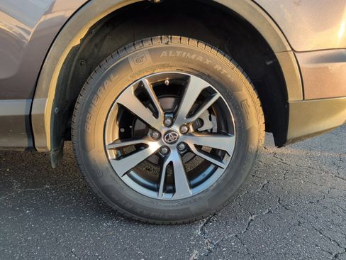 Used 2018 Toyota RAV4 XLE image 26