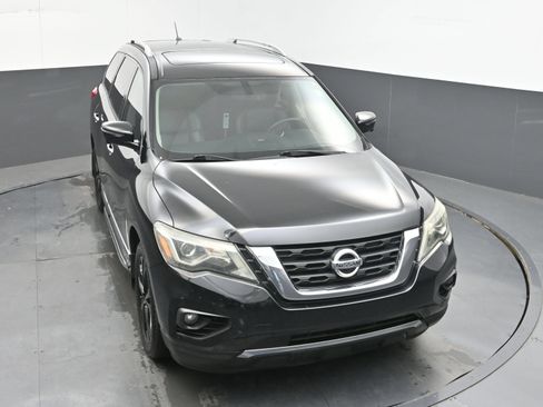 Used 2017 Nissan Pathfinder Platinum w/ Midnight Edition Package FWD image 33