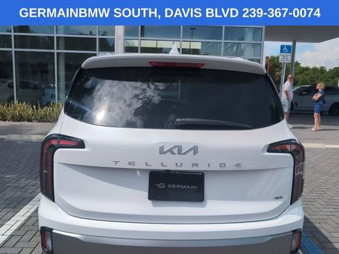 Used 2025 Kia Telluride EX w/ EX Captain's Chair Package AWD/4WD image 10