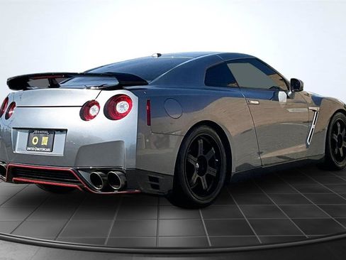 Used 2015 Nissan GT-R Premium AWD/4WD image 6