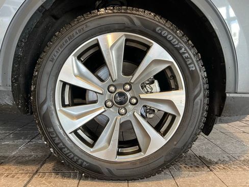 Used 2025 Ford Escape Platinum image 12