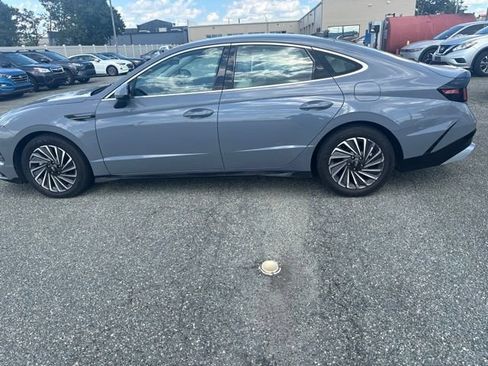Used 2025 Hyundai Sonata SEL FWD image 1