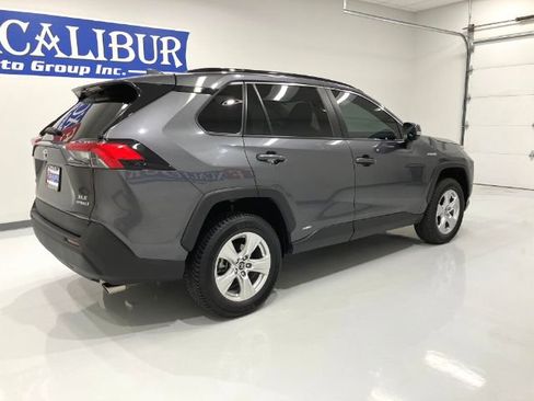 Used 2020 Toyota RAV4 XLE w/ XLE Grade Weather Package AWD/4WD image 34