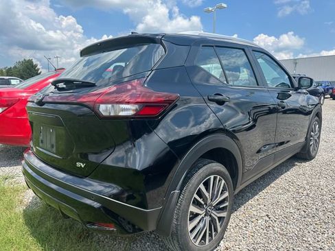 Certified 2024 Nissan Kicks SV FWD image 3