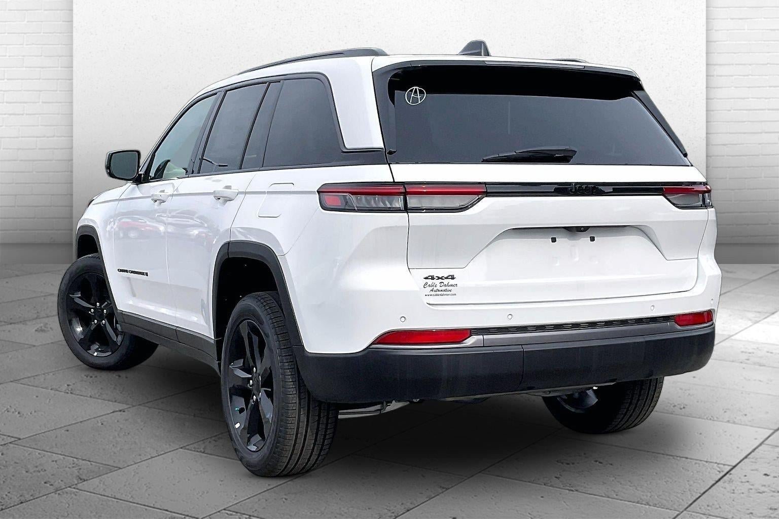 New 2026 Jeep Grand Cherokee Limited w/ Limited Altitude Package AWD/4WD image 3