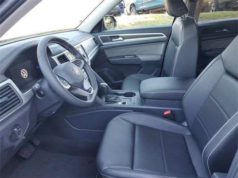 Certified 2023 Volkswagen Atlas SE image 20