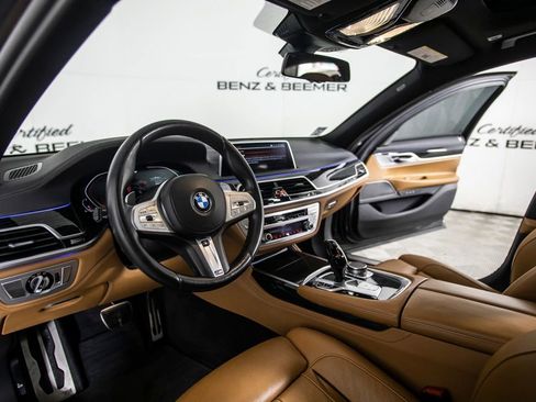 Used 2021 BMW 740i w/ M Sport Package image 33