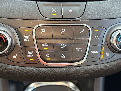 Used 2024 Chevrolet Malibu LT image 24