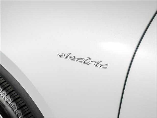 Used 2026 Porsche Macan Electric RWD image 17