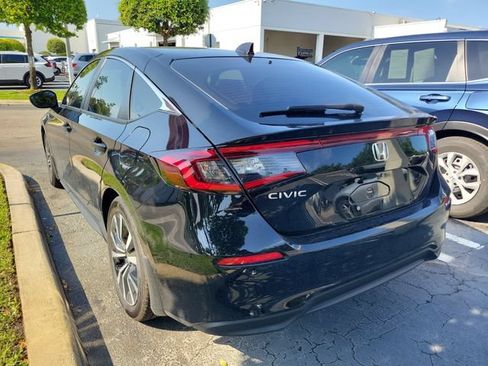 Certified 2023 Honda Civic EX-L image 4