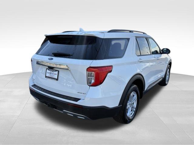 Used 2023 Ford Explorer XLT w/ Equipment Group 202A AWD/4WD image 2