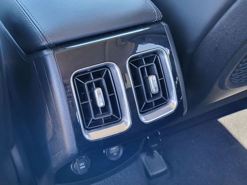 Used 2023 Kia Sorento SX image 25