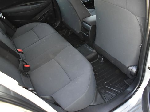 Used 2022 Toyota Corolla LE image 30