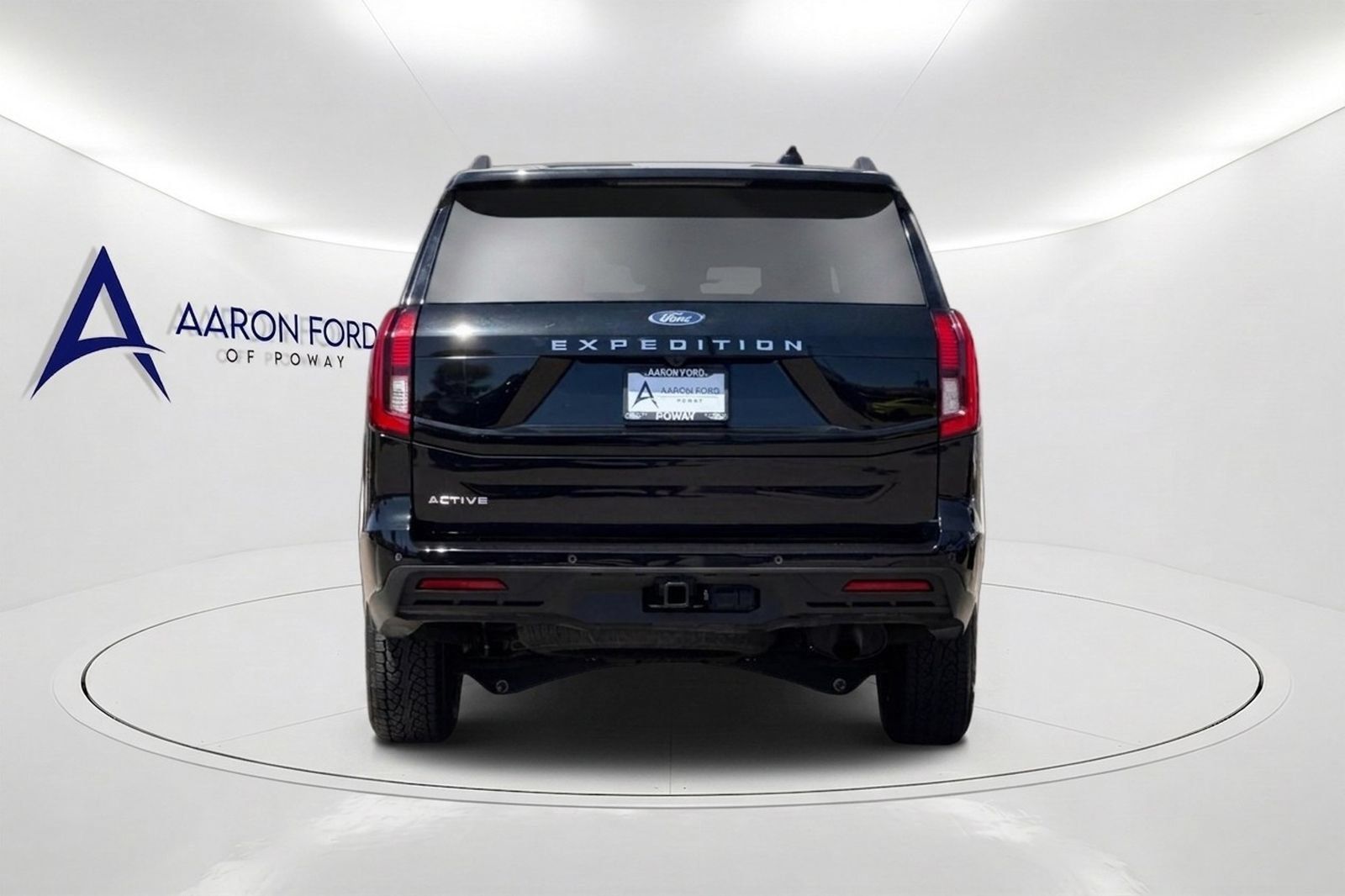 Used 2025 Ford Expedition Active RWD image 4