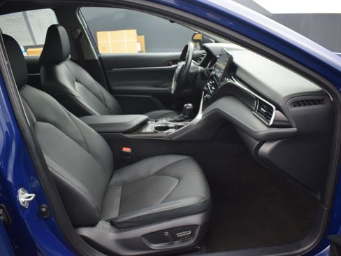 Used 2024 Toyota Camry XSE FWD image 10