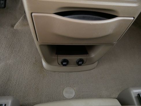 Used 2013 Chrysler Town & Country Touring-L w/ Driver Convenience Group FWD image 29
