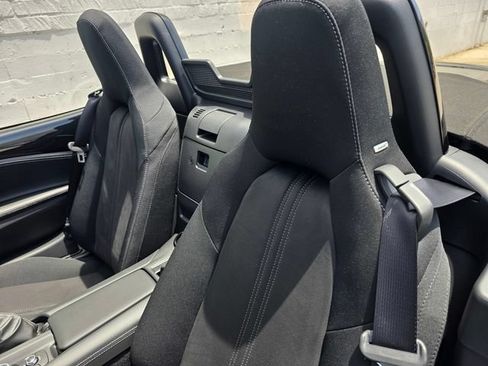 New 2026 MAZDA MX-5 Miata Club w/ Interior Package RWD image 10