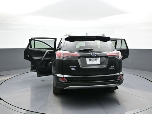 Certified 2018 Toyota RAV4 XLE w/ Convenience Package image 46