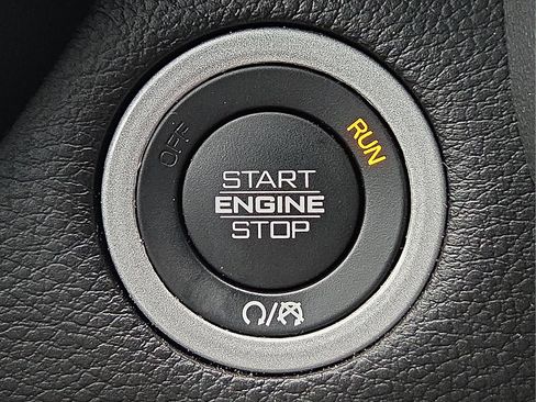 Used 2025 RAM 1500 Laramie AWD/4WD image 20