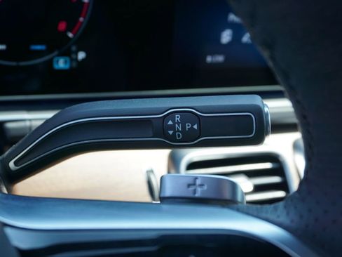 Certified 2025 Mercedes-Benz GLS 450 4MATIC image 22