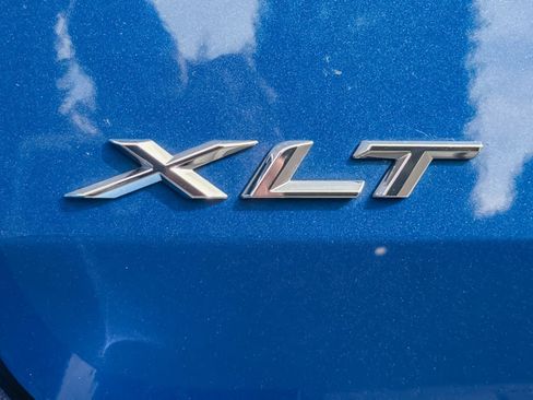 Used 2023 Ford Explorer XLT AWD/4WD image 39