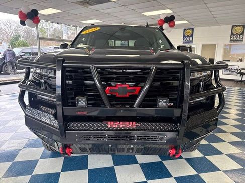 Used 2020 Chevrolet Silverado 1500 LT Trail Boss image 2
