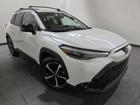 Used 2025 Toyota Corolla Cross AWD Hybrid w/ Convenience Package image 7