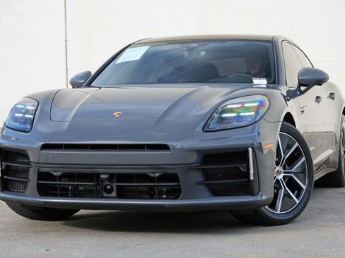 Used 2025 Porsche Panamera 4 w/ Premium Package AWD/4WD image 3