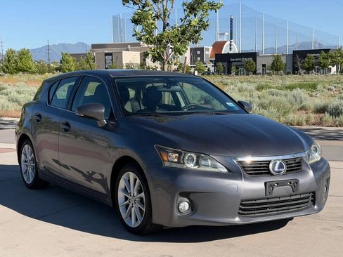 Used 2013 Lexus CT 200h FWD image 3