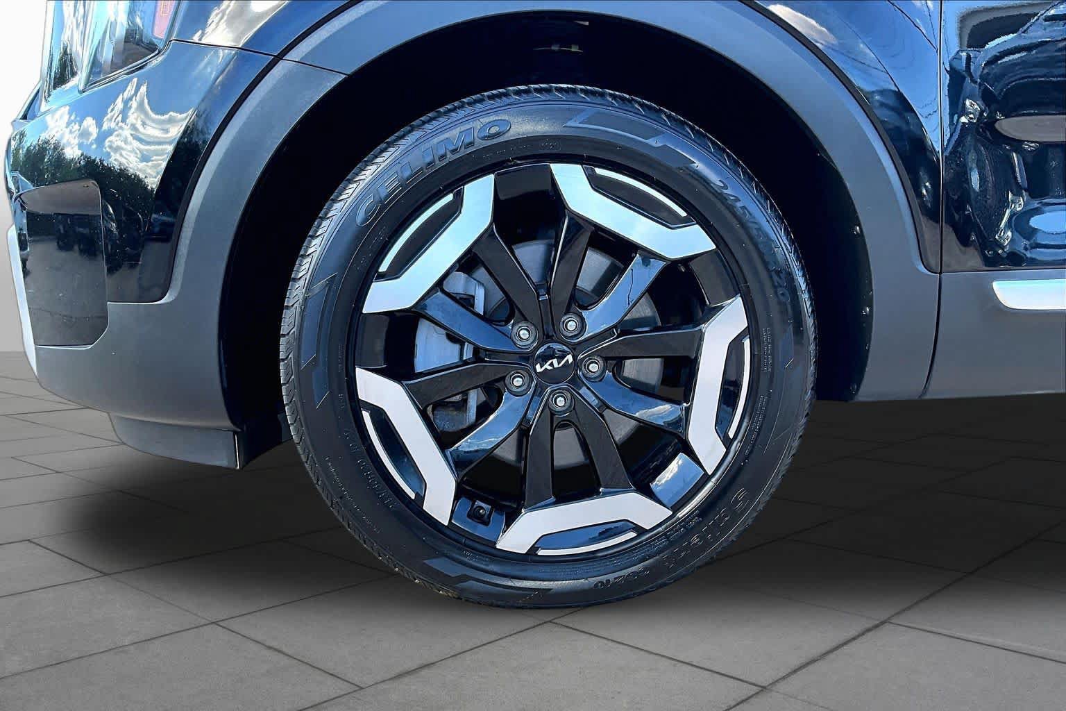 Used 2025 Kia Telluride S AWD/4WD image 11
