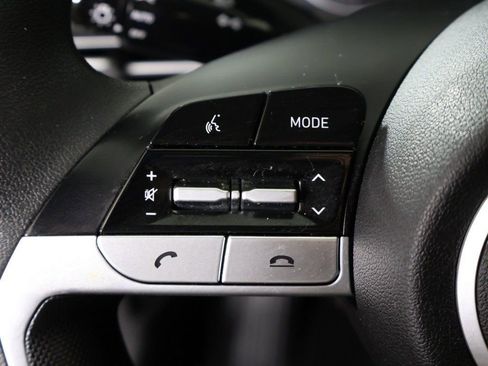 Used 2021 Hyundai Elantra SE image 38