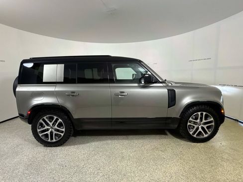 Used 2025 Land Rover Defender 110 X-Dynamic SE AWD/4WD image 6