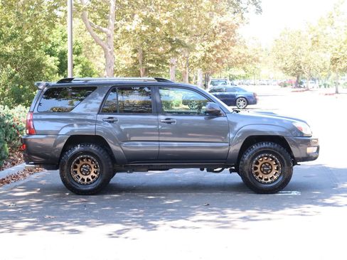 Used 2005 Toyota 4Runner Sport AWD/4WD image 8