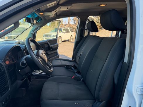 Used 2014 Nissan Titan SV image 8